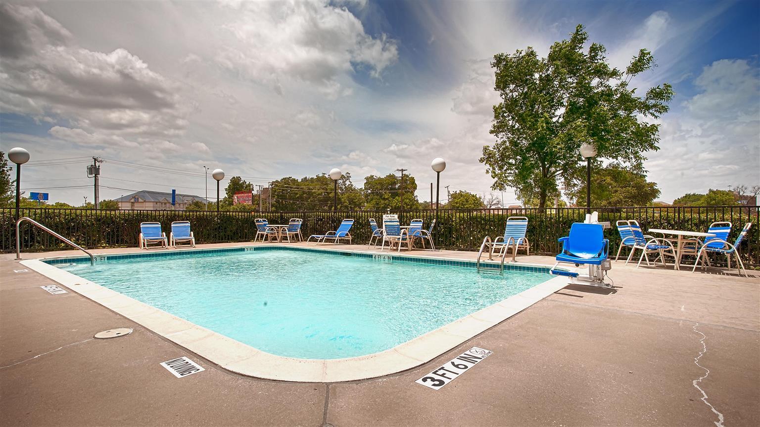 Best Western Northwest Inn Даллас Экстерьер фото
